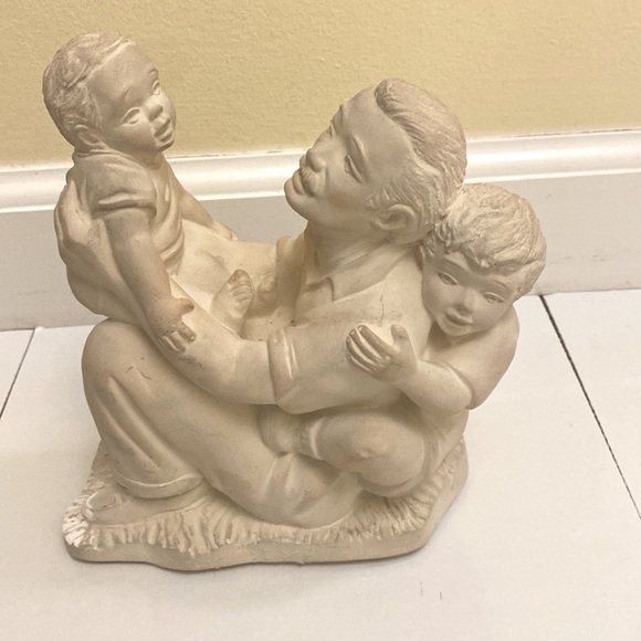 Heartwarmers First edition “Fun with Dad”sculpture by C.G. Alarcon. Vintage. 7” - Picture 7 of 10